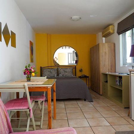 Cosy Guest House With Private Yard Saronida Экстерьер фото