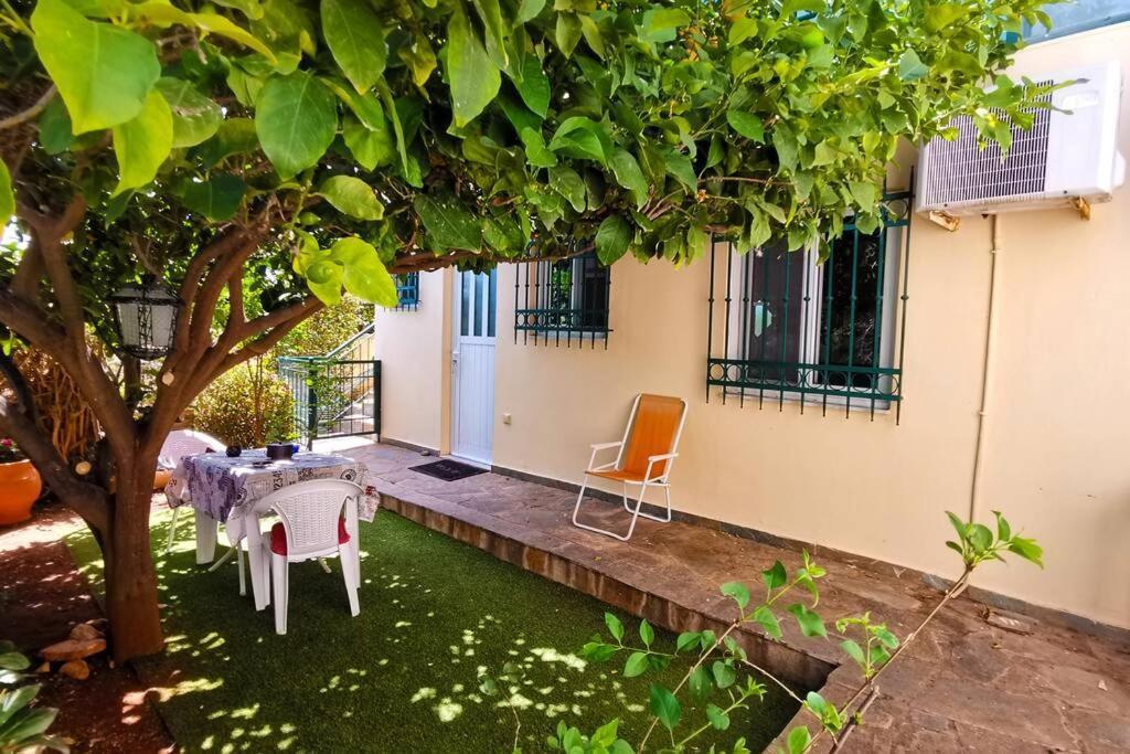 Cosy Guest House With Private Yard Saronida Экстерьер фото