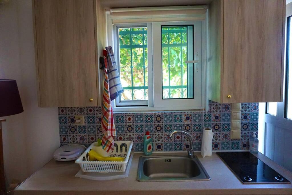 Cosy Guest House With Private Yard Saronida Экстерьер фото