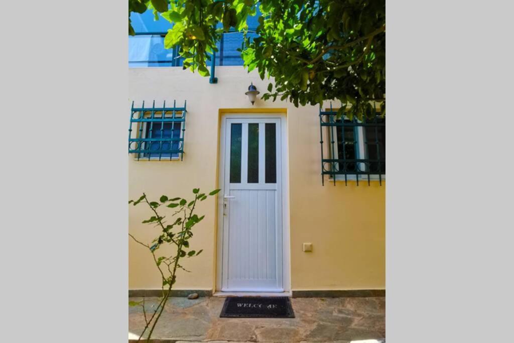 Cosy Guest House With Private Yard Saronida Экстерьер фото