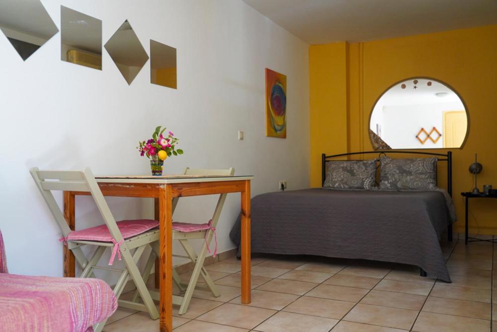 Cosy Guest House With Private Yard Saronida Экстерьер фото