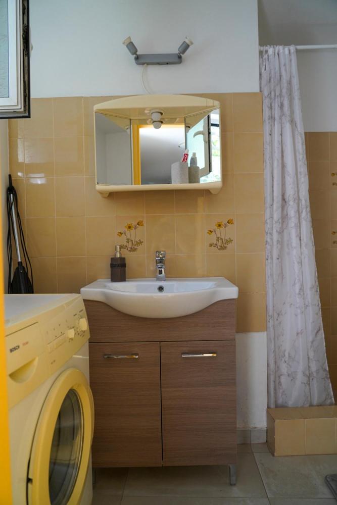 Cosy Guest House With Private Yard Saronida Экстерьер фото