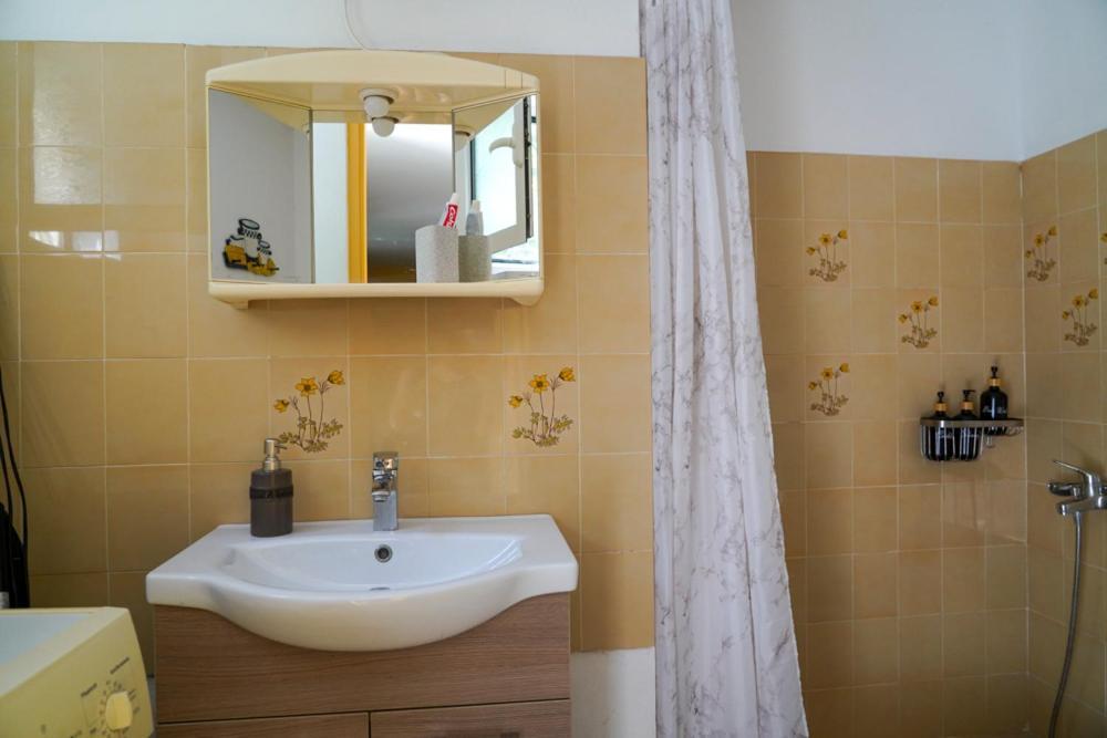 Cosy Guest House With Private Yard Saronida Экстерьер фото